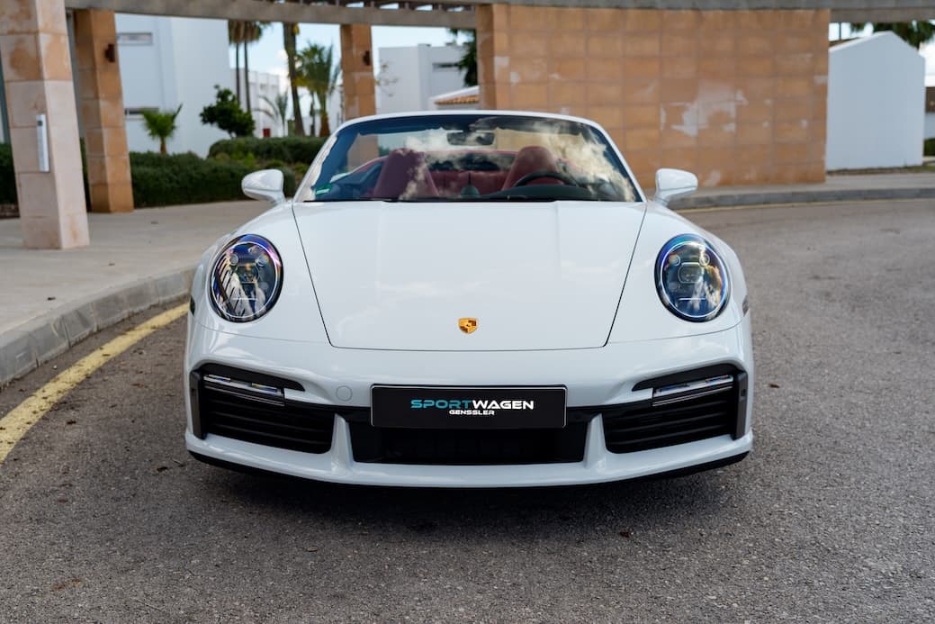 Porsche 992 Turbo Cabrio 2