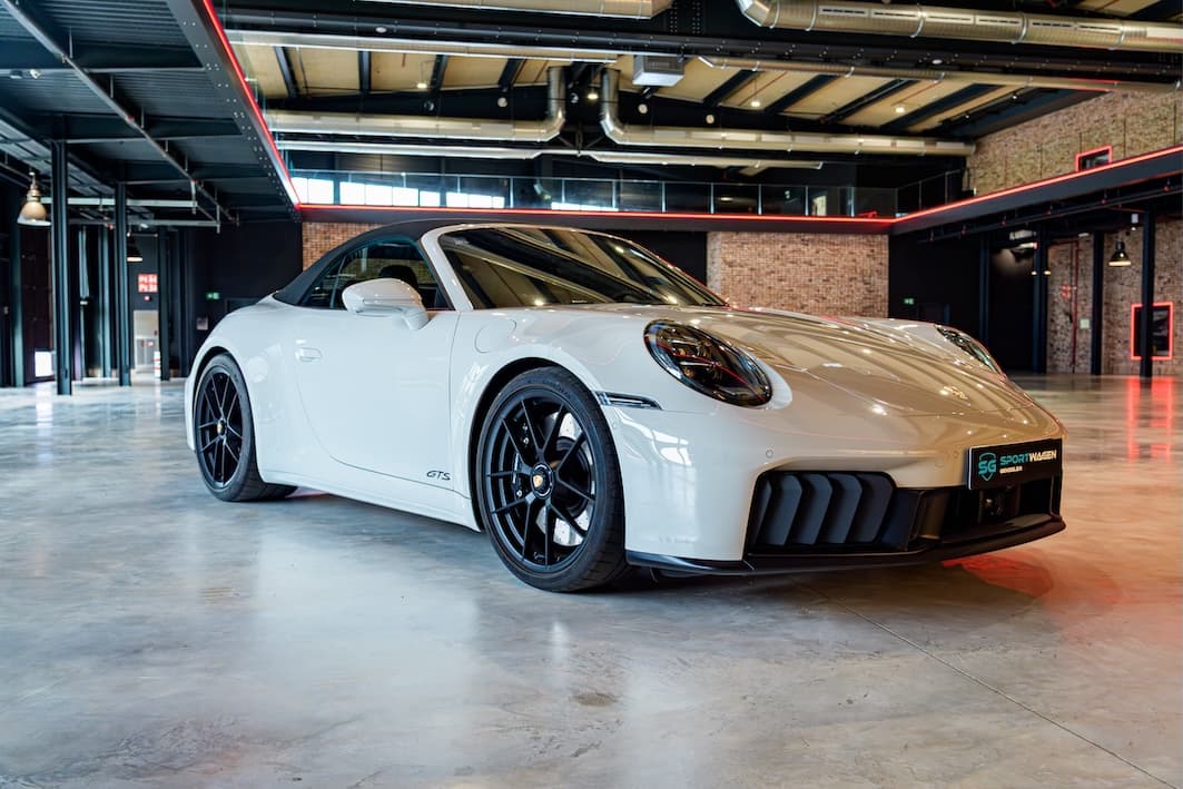 Porsche Carrera GTS Cabrio 3