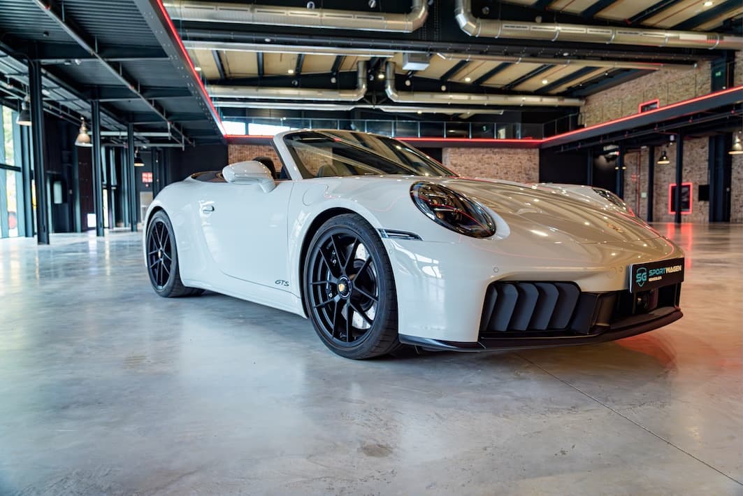 Porsche Carrera GTS Cabrio 6