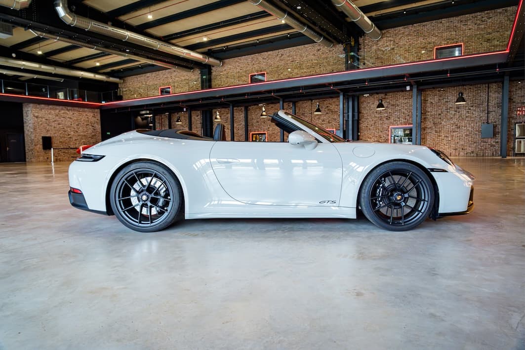 Porsche Carrera GTS Cabrio 7