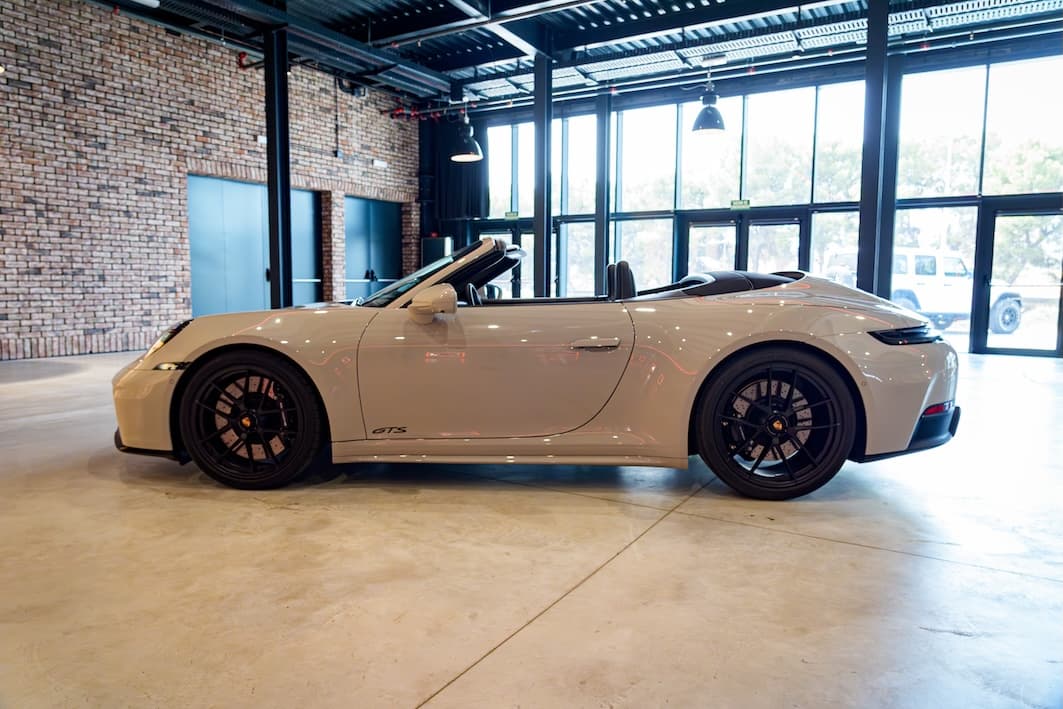 Porsche Carrera GTS Cabrio 11