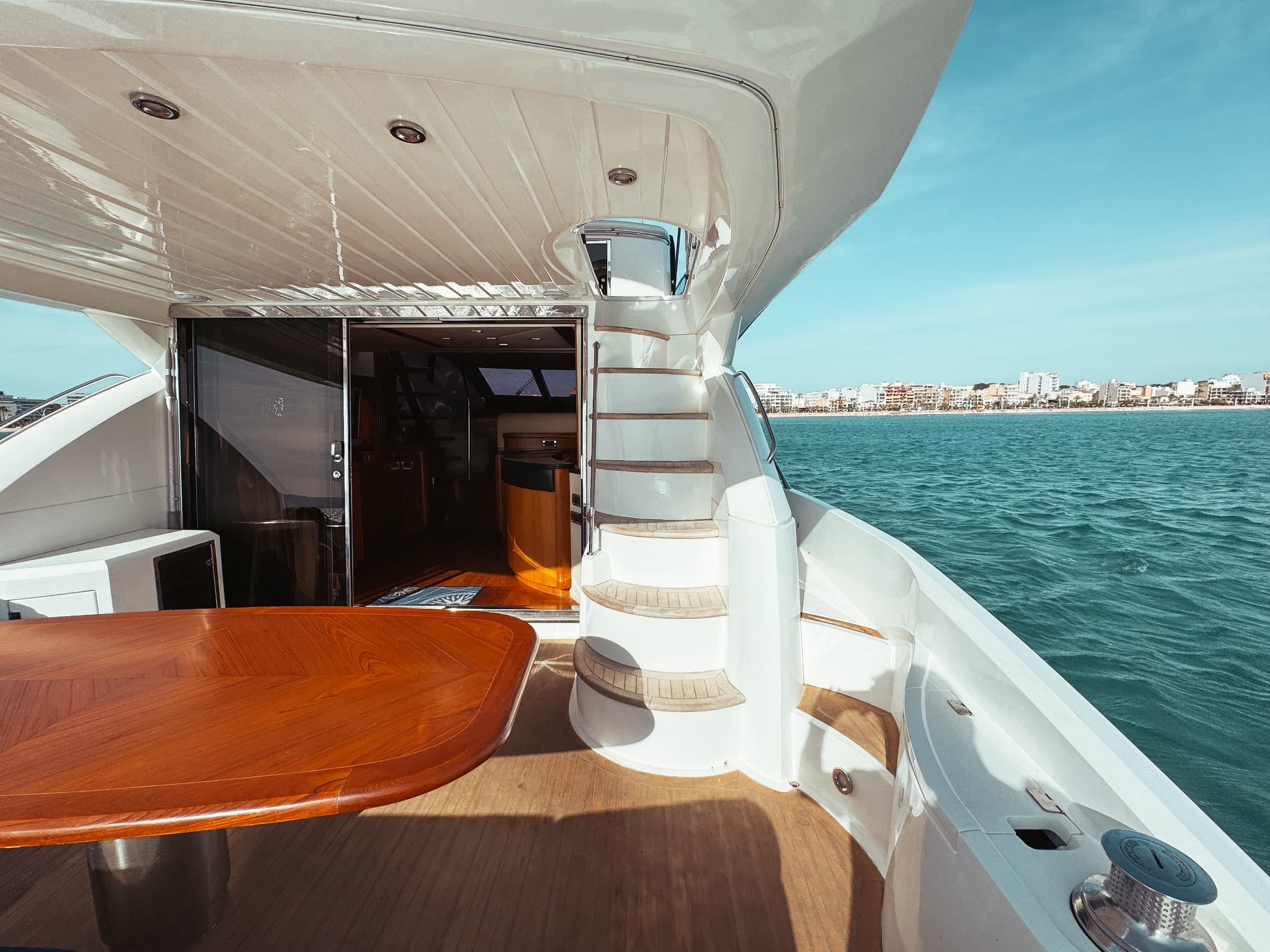 SUNSEEKER  MANHATTAN 66 | TAPIA BAY 6
