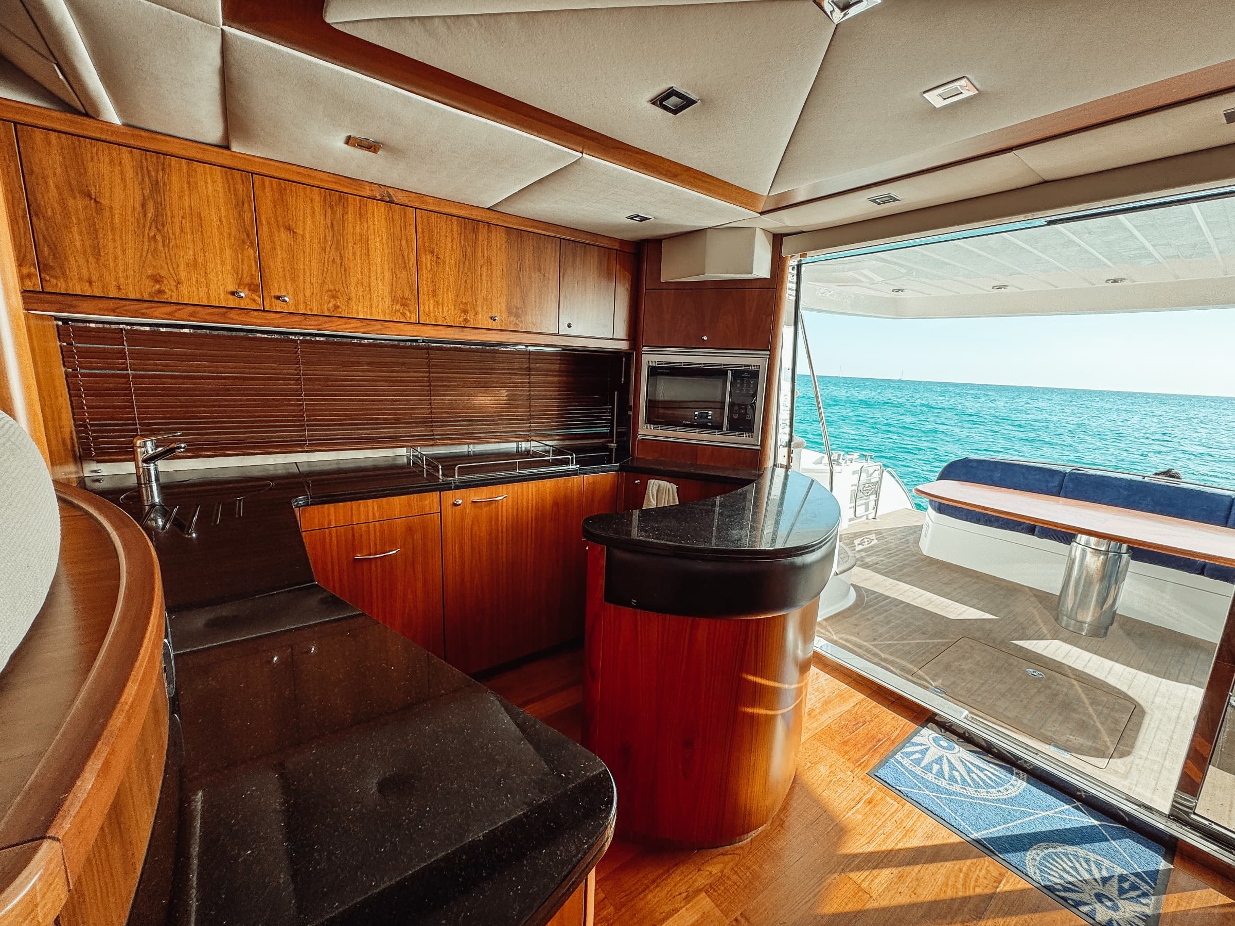 SUNSEEKER  MANHATTAN 66 | TAPIA BAY 7