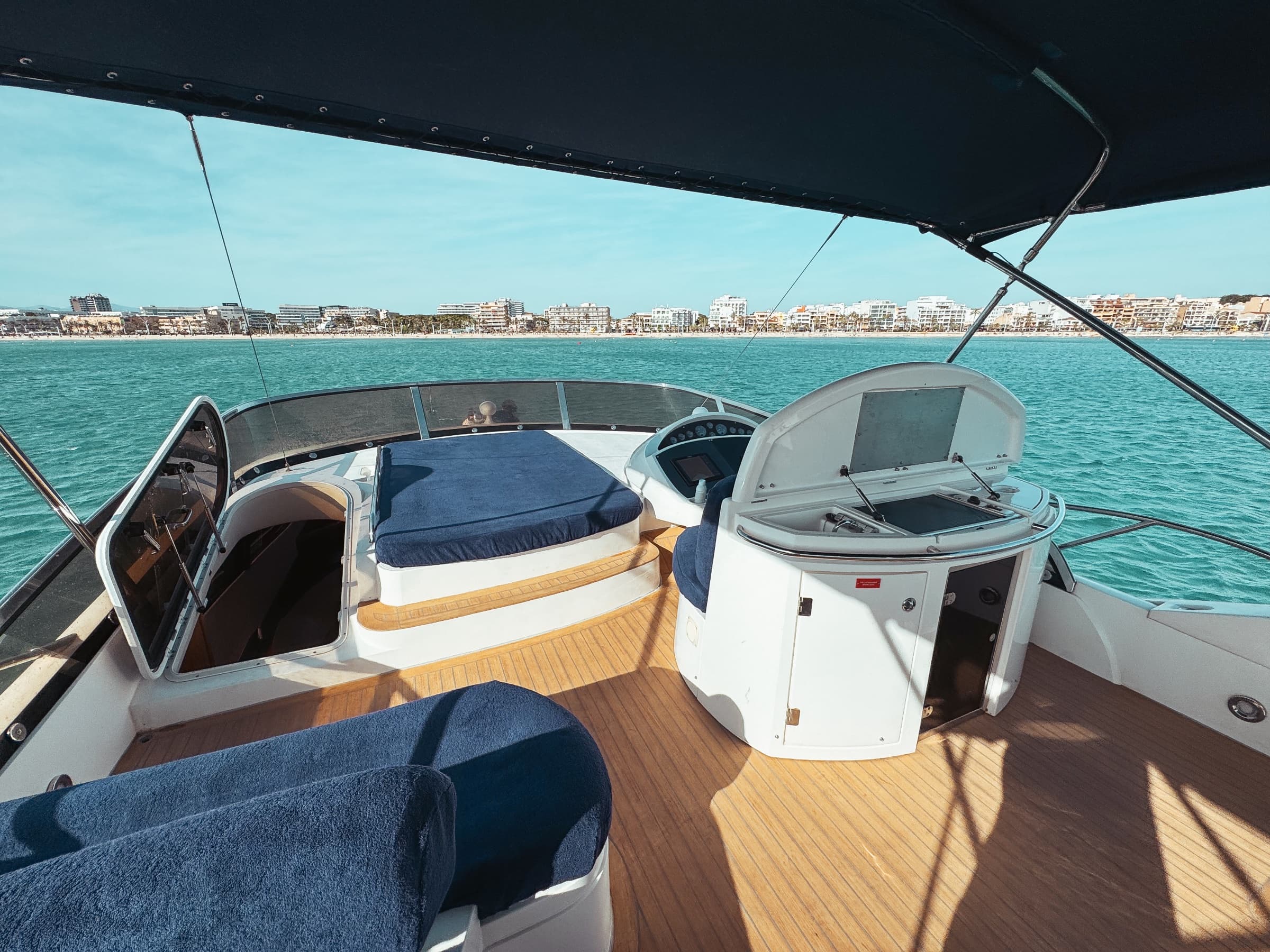 SUNSEEKER  MANHATTAN 66 | TAPIA BAY 8