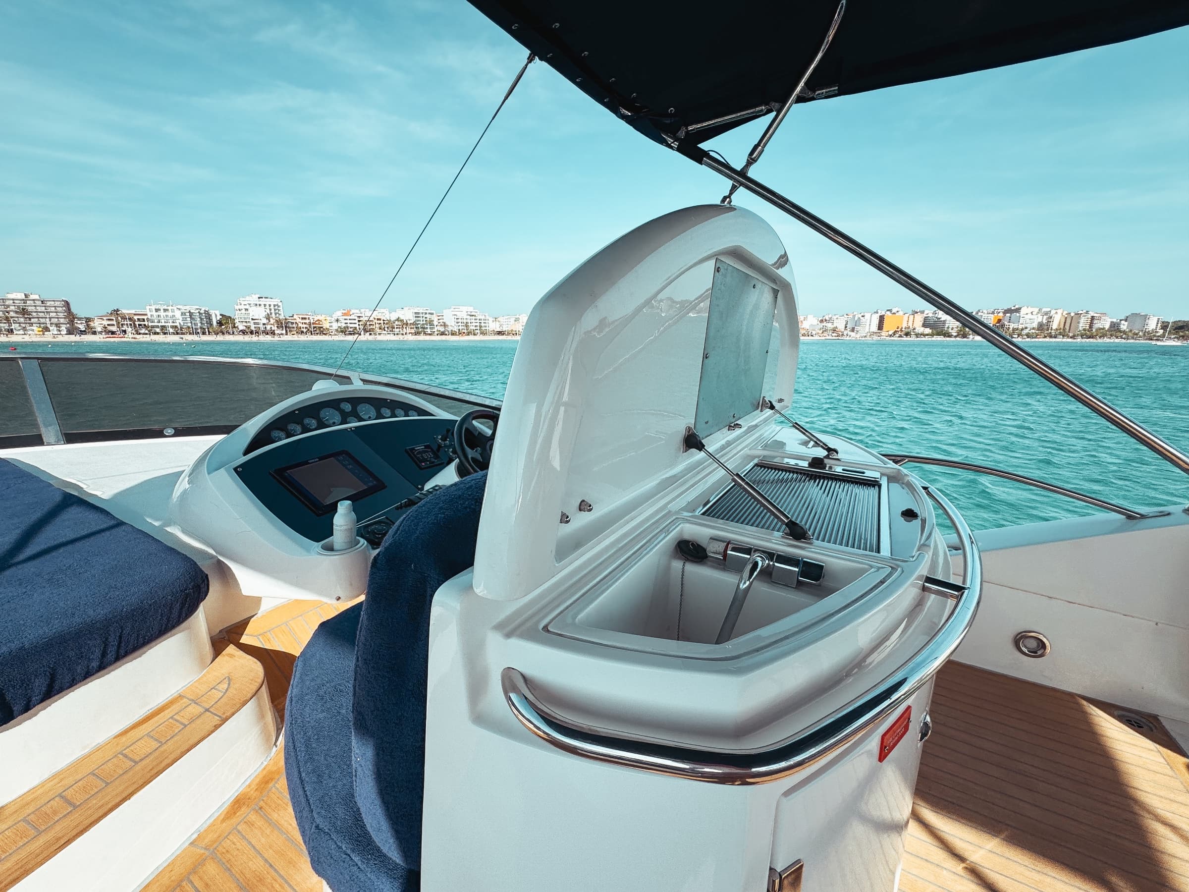 SUNSEEKER  MANHATTAN 66 | TAPIA BAY 10
