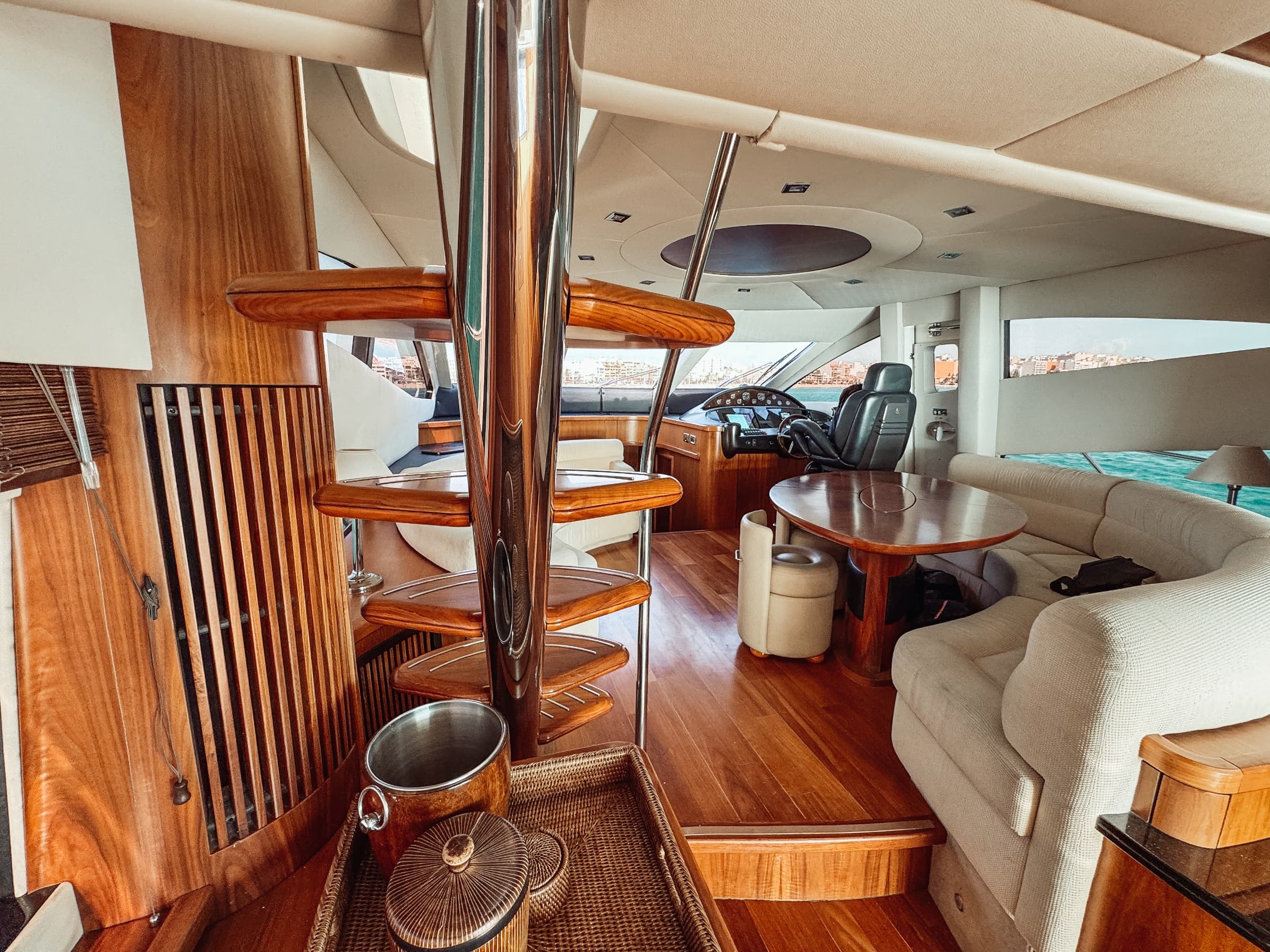 SUNSEEKER  MANHATTAN 66 | TAPIA BAY 12