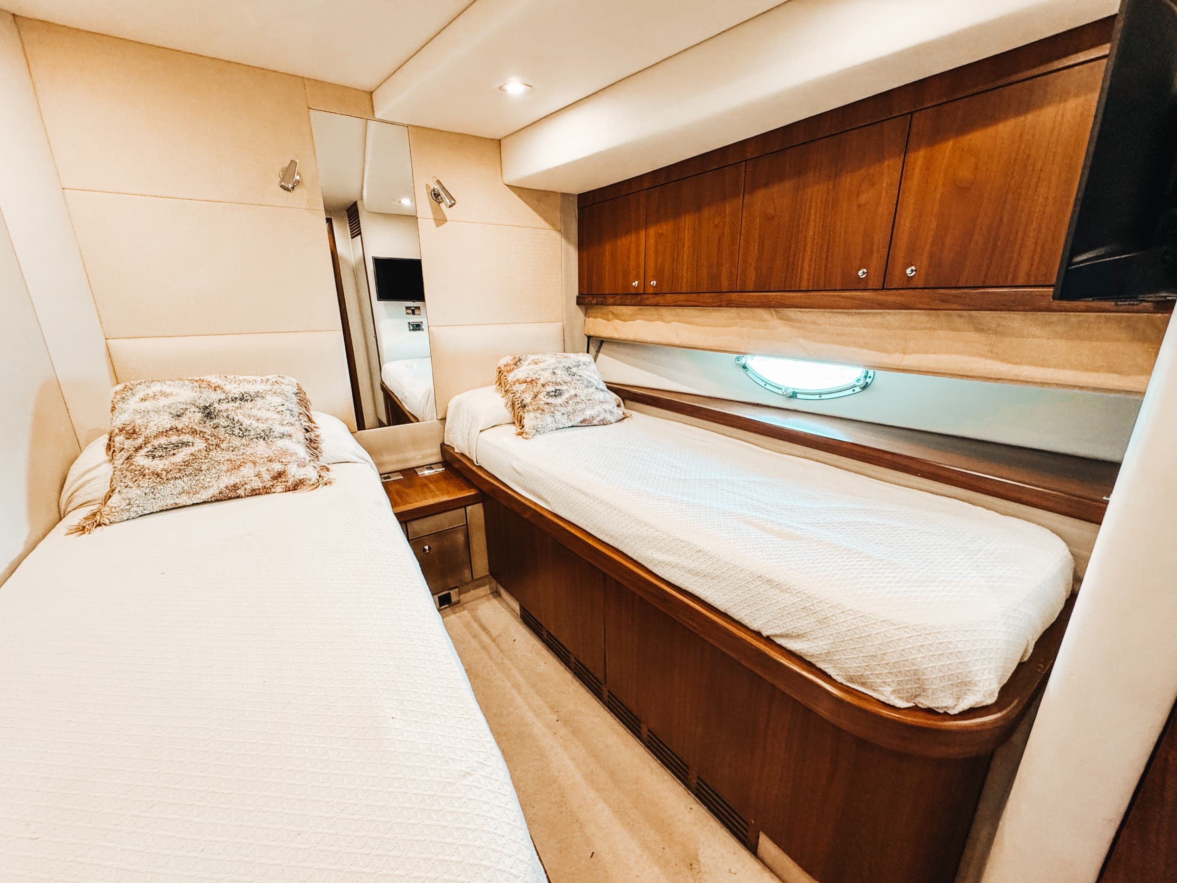 SUNSEEKER  MANHATTAN 66 | TAPIA BAY 20