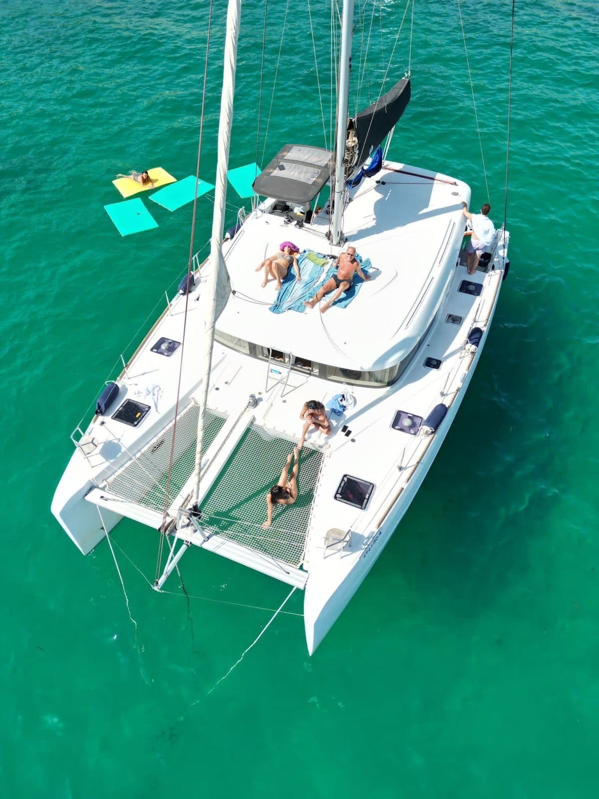 Catamaran Lagoon 1